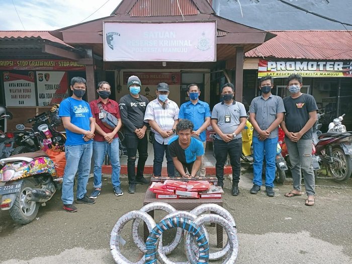 Tim python Polresta Mamuju kembali berhasil meringkus pelaku pembobol bengkel motor di salah satu rumah yang berlokasi di Perumahan Axuri Kab. Mamuju, Kamis (18/02/2021) kemarin.