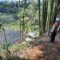Anggota Kompi 1 Batalyon B Pelopor Satbrimob Jabar Dipimpin Bripka Bejo Supanggih melaksanakan patroli SAR memantau tebing rawan longsor di sekitar Desa Cikidang Lembang Kabupaten Bandung Barat.