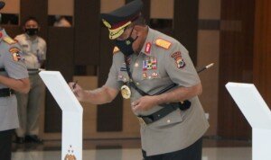 Sah! Jabat Kabaintelkam, Putra Papua Irjen Paulus Waterpauw Resmi Naik Bintang Tiga