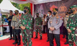 Panglima TNI Bersama Kapolri Tinjau Vaksinasi 2.000 Prajurit TNI dan Anggota Polri di Palembang