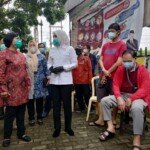 Wawako Tinjau Pelaksanaan Vaksinasi Lansia di Puskesmas Padang Selasa