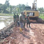 Pemasangan Patok Jalan, Pembuatan Jalan Sudah Capai 30 Persen