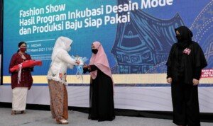 Dekranasda Apresiasi Fashion Show Mode di Medan