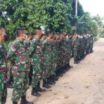 Hari Libur, Tak Buat Semangat Satgas TMMD Kendor Bangun Kampung Jawi