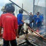 Erna Syok, Siang Bolong Api Melahap Habis Rumahnya