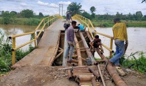 Bupati Ogan Ilir Beri Waktu 10 Hari Perbaiki Jembatan di Lubuk Rukam