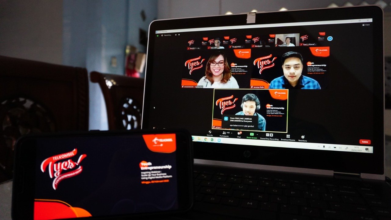 kegiatan Webinar yang bertema “Youth Entrepreneurship, Scale up Your Business Using Digital Platform”