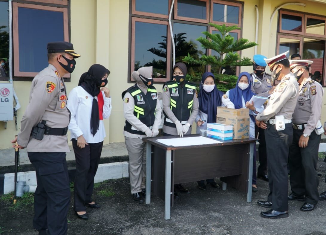 Tes urine di Polres Prabumulih.