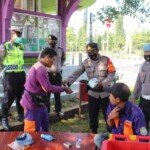 Jajaran Polres Ciamis Bagikan Masker untuk Kesadaran Masyarakat Taat Prokes