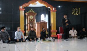 Ustaz Evie Effendi Isi Kegiatan Binrohtal di Brimob Batalyon B Pelopor Cikole