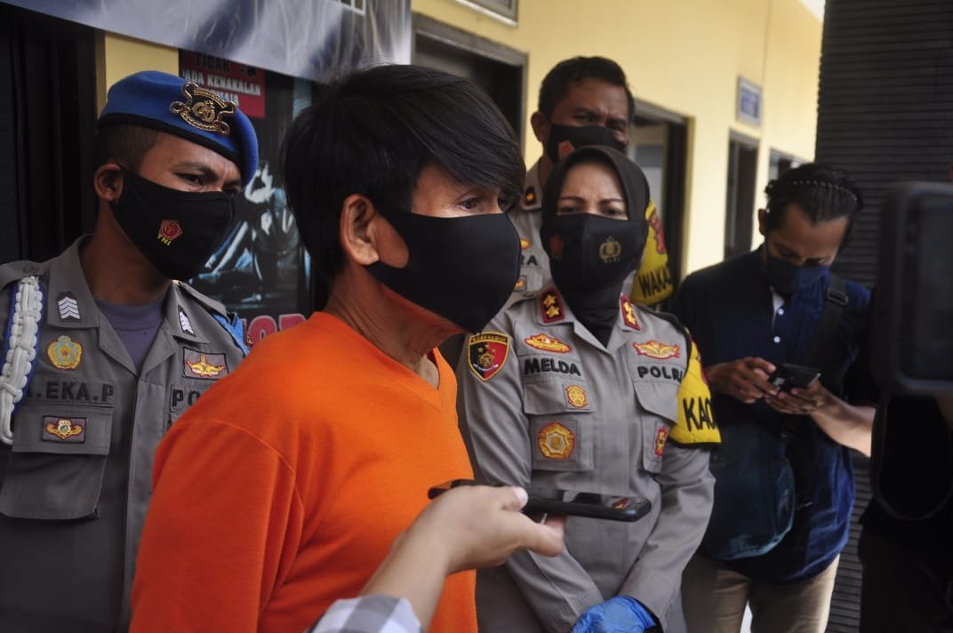 Tersangka U (62 tahun) telah berhasil dibekuk oleh Jajaran Reserse Kepolisian Polres Banjar, Polda Jabar, di rumahnya didaerah Pataruman.