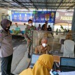 Polsek Ciamis Monitoring Vaksinasi Nakes di Puskesmas Imbanagara