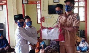 Bumdes Rantau Panjang Merangin Berikan Santunan ke Anak Yatim