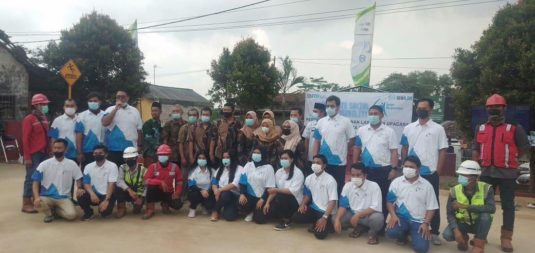 Dalam rangka memperingati hari ulang tahun ke-61, PT. Wika kontruksi proyek kereta cepat jakarta-bandung memberikan corporate social responsibility (CSR) kepada SDN 01 Wanakerta Kecamatan Telukjambe barat Kabupaten Karawang, Jum'at (11/03/2021).