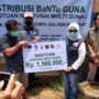 Penyerahan dana BNMG oleh Bupati Mamuju kepada penyintas gempa di desa botteng tersebut di dampingi Project manager ADRA Rey Mathias bersama Plt.Kades Botteng Dirham dengan tetap menjalankan protokol kesehatan Covid-19.