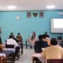 Bupati Karawang, dr. Hj. Cellica Nurrachadiana didampingi Kepala Dinas Pendidikan Pemuda dan Olahraga (Disdikpora) Karawang Drs. H. Asep Junaedi M.Pd melakukan pengecekan ke beberapa sekolah di Kecamatan Tempuran terkait rencana sekolah tatap muka pada tahun ajaran baru 2021/2022, Senin (15/03/2021).