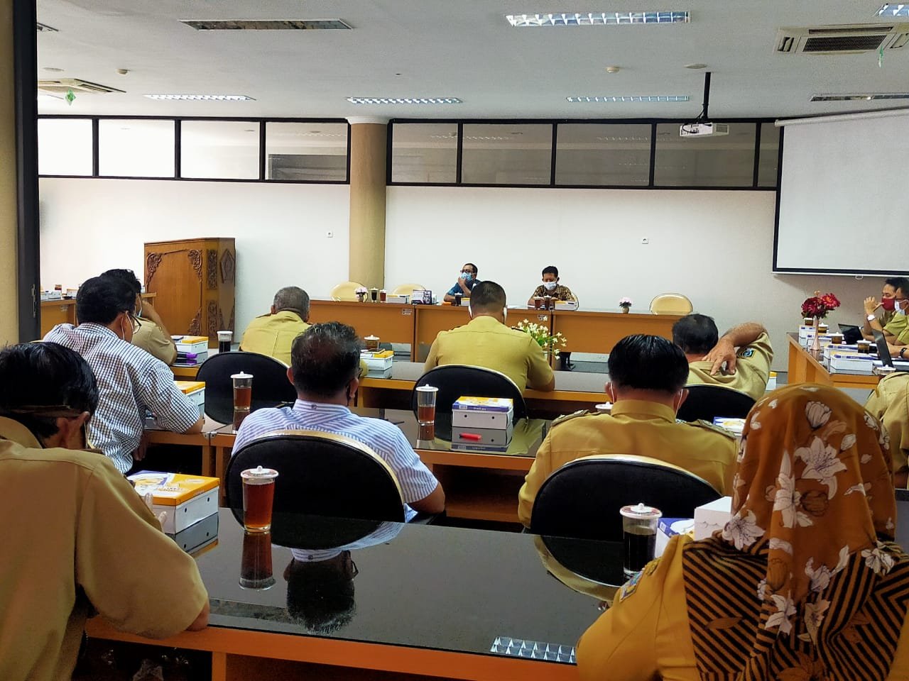 Pertemuan antara Asosiasi Perangkat Desa (APD) dengan DPRD Kabupaten Blitar Jatim (Robby / Mattanews.co)