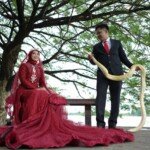 Usung Konsep Antimainstream, Calon Pengantin di Palembang Foto Prawedding Pakai Ular