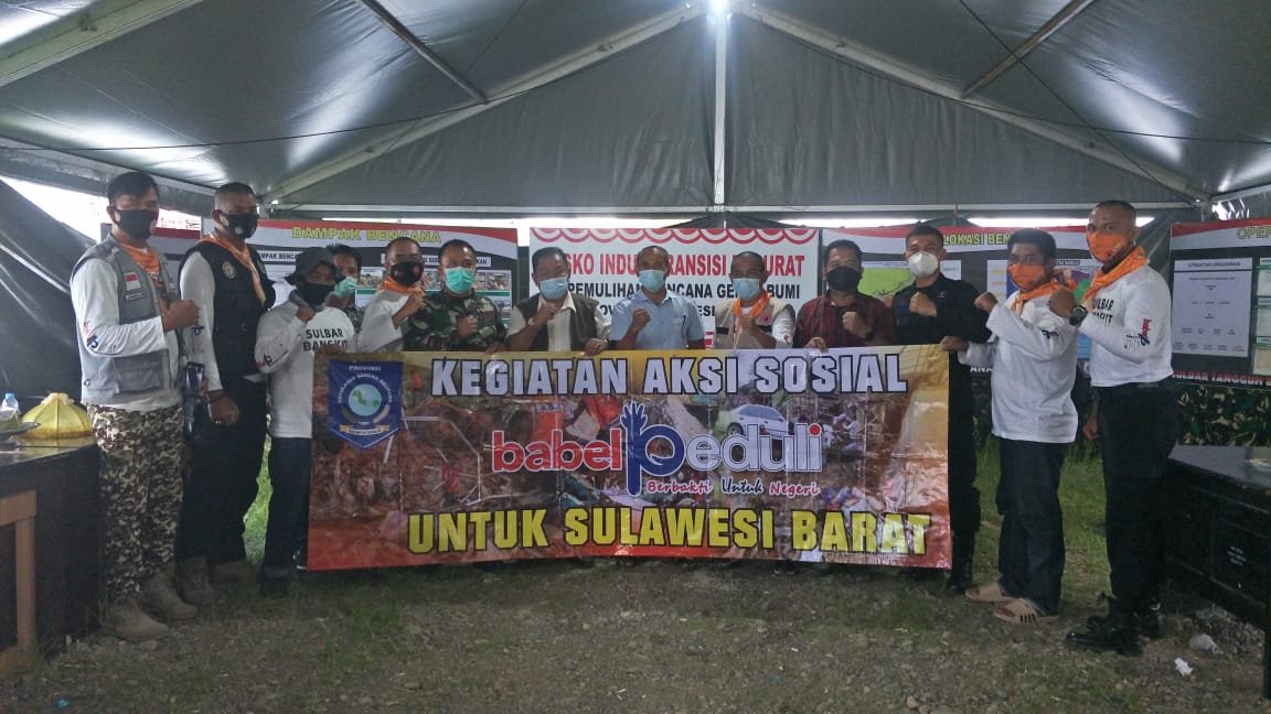 Asisten I Bidang Pemkesra Setda Sulbar Muh. Natsir, menghadiri rapat sekaligus menerima kedatangan Tim Kerja/ Tim Aju Kepulauan Bangka Belitung (Babel) di Posko Induk Transisi Darurat Kepemulihan Bencana Gempa Bumi Sulbar (Lapangan Upacara Kantor Gubernur Sulbar), Sabtu (20/3/2021).