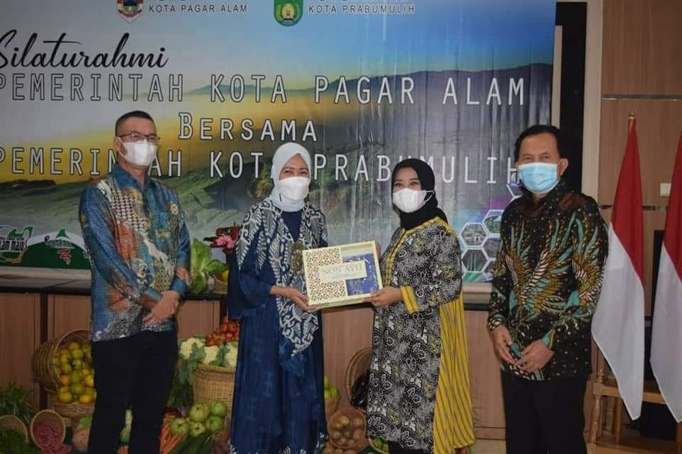 Penyerahan Cinderamata