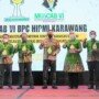 Bupati Karawang, dr. Hj. Cellica Nurrachadiana dan Wakil Bupati H. Aep Syaepuloh menghadiri acara Musyawarah Cabang (Muscab) Badan Pengurus Cabang Himpunan Pengusaha Muda Indonesia (BPC HIPMI) ke-VI Kabupaten Karawang, Minggu (28/3/2021) di Resinda Hotel.