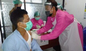 Dirut PDAM Kapuas Jalani Vaksin Covid-19 Kedua