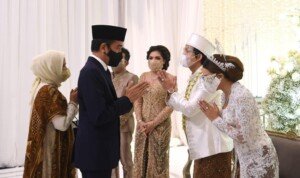 Presiden Joko Widodo dan Ibu Negara Iriana Hadiri Akad Nikah Aurel dan Atta