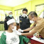 Herman Deru Inisiasi Vaksinasi Massal Bagi Pengurus Ponpes Se-Sumsel