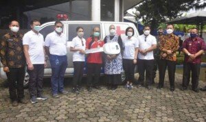 Pemkab Karawang Terima Satu Unit Mobil Ambulance dari Perum Peruri
