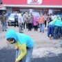 Wakil Bupati (Wabup) Karawang, H. Aep Syaepuloh meninjau proses perbaikan sejumlah ruas jalan di Kabupaten Karawang, Kamis (01/04/2021). 