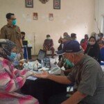 150 Orang Lansia Ikuti Vaksinasi Covid 19 di Kelurahan Karawang Wetan