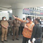 Puluhan Massa KMPPL Geruduk Pemprov Sumsel