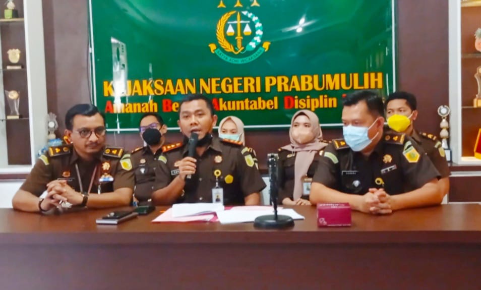 Pers Release di Aula Kejaksaan Negeri Prabumulih, Selasa (6/42021).