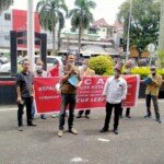 Demusi Geruduk Kantor Walikota dan Minta Pecat Kadin PUPR Palembang