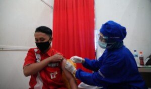 100 Perwira Frontliner Pertamina MOR II Lakukan Vaksin Tahap Awal