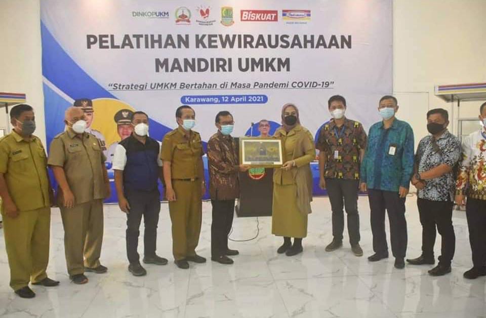 Pemerintah Kabupaten Karawang menunjukkan keseriusannya, melalui program pelatihan bagi UMKM, di Aula Husni Hamid Karawang, Senin (12/04/2021).