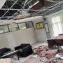 Salah satu ruangan di kantor DPRD Kabupaten Blitar yang rusak akibat gempa bumi (Robby / Mattanews.co)