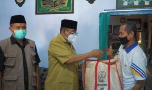 Pemkot Blitar Serahkan Bantuan ke Korban Gempa Bumi