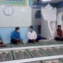 Sekretaris BKPSDM Muhammad Yusuf mengunjungi Masjid Nurul Iman di Kabupaten Linggau Kepri (Nazili / Mattanews.co)