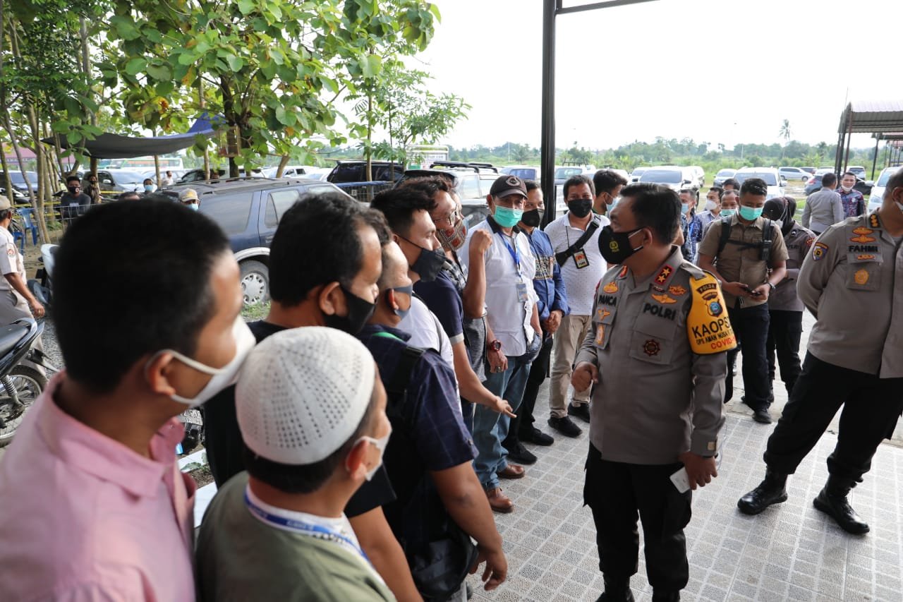 Kapolda Sumut, Irjen Pol RZ Panca Putra Simanjuntak saat bersilaturahmi dengan awak jurnalis yang bertugas di Mapolda Sumut (Tison Sembiring / Mattanews.co)