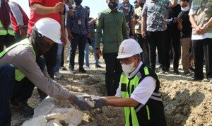 Ali Baal Letakkan Batu Pertama Pembangunan Gedung Perkantoran Pemprov Sulbar