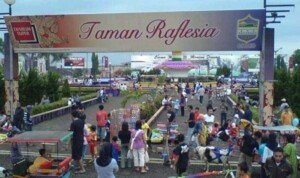 Pelancong Ngabuburit Vs Pemudik yang Curi Start