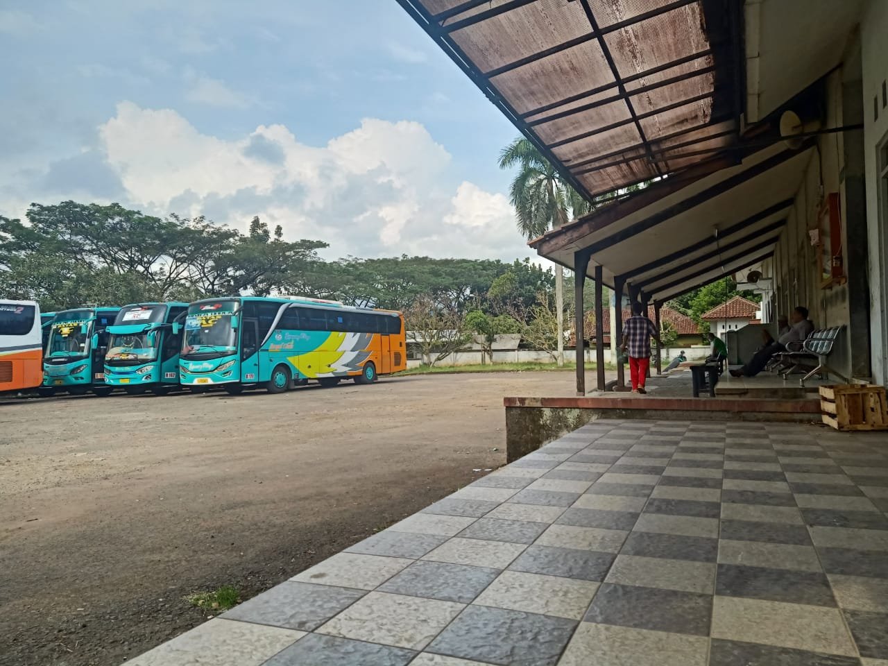 Suasana di terminal saat ada larangan mudik.