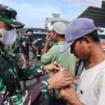 Jelang Idul Fitri, Danyonif 126/KC Lakukan Penyemprotan Disinfektan