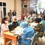 Vaksinasi Covid-19 Untuk KBT Korem 044 / Gapo