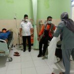 Speedboat BPBD Lingga Terbakar, Wabup Neko Bantu Evakuasi Korban