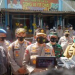 Cegah Covid 19, Kapolsek IT I Bagikan Masker ke Masyarakat