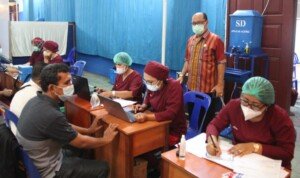 Pemkot Pematangsiantar Laksanakan Vaksinasi Lansia dan Guru
