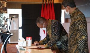 Resmi, Doni Monardo Serahkan Jabatan Kepala BNPB kepada Ganip Warsito