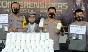 Kurir Narkoba di Blitar Edarkan Ratusan Ribu Pil Dobel L
